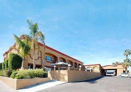 Hollies Hotel & Suites Calexico Exterior foto