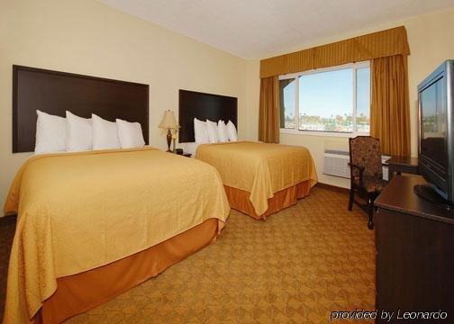 Hollies Hotel & Suites Calexico Habitación foto