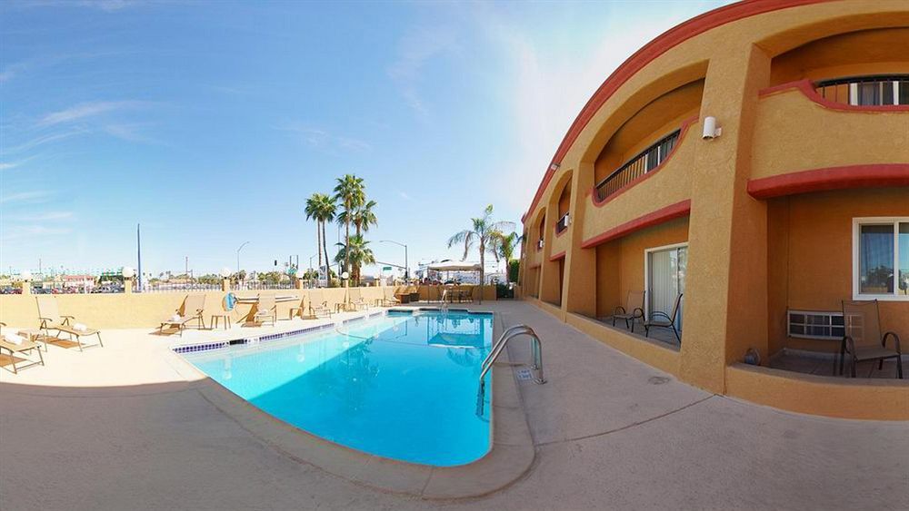Hollies Hotel & Suites Calexico Exterior foto